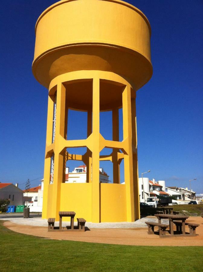 Peniche Surf Lodge 2 Bagian luar foto
